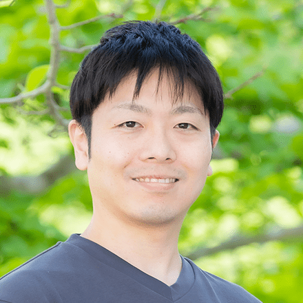 嶺岸助教の顔写真