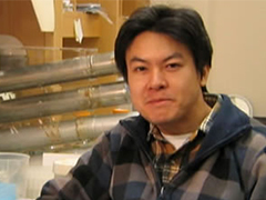 坪田 智明さんの顔写真