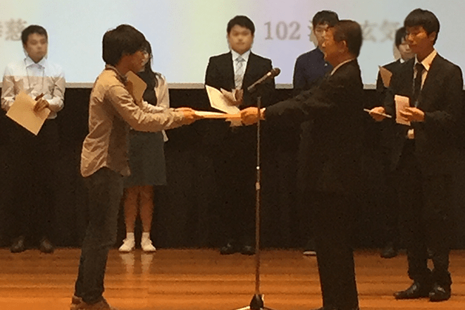 植物生理学研究室の鳥井孝太郎さん（特別研究学生、博士後期課程2年）が「日本時間生物学会」において「日本時間生物学会学術大会優秀ポスター賞」を受賞しました。