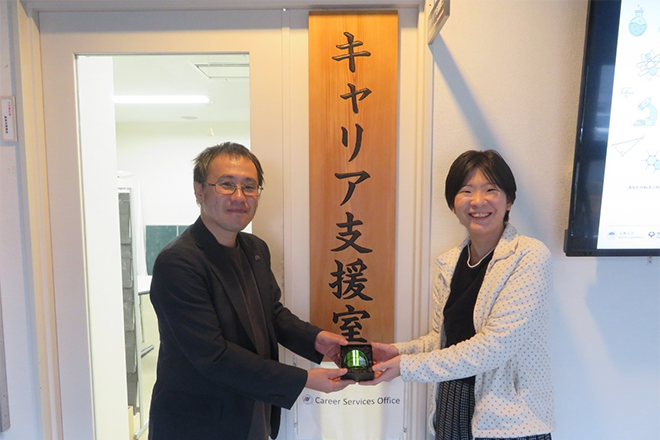 植物共生学研究室の菅　咲桜里さん（博士後期課程1年）が「2024博士キャリアメッセKYOTO」において企業賞「堀場製作所賞」を受賞